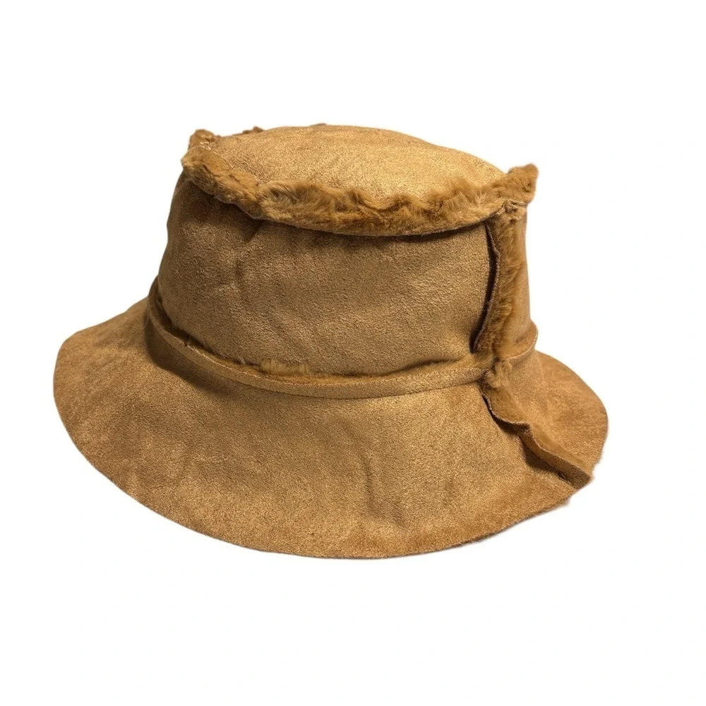 STEVE MADDEN Faux Fur Reversible Bucket Hat